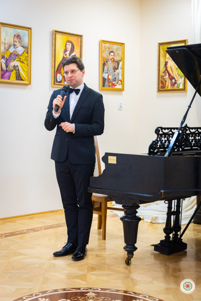 Muzyczna uczta z Chopinem – pierwszy recital za nami!