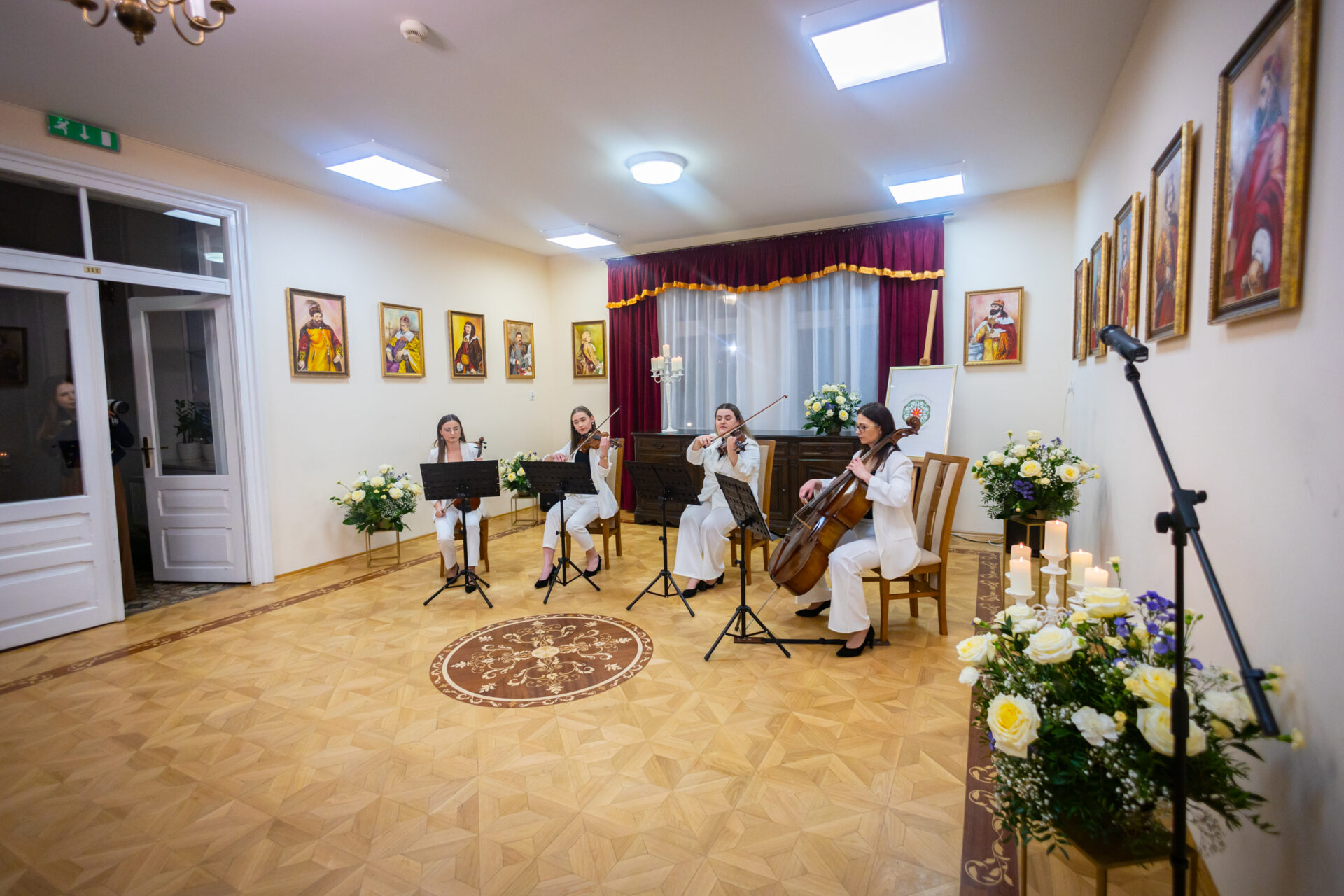W muzycznym kadrze z Queens Harmony Quartet